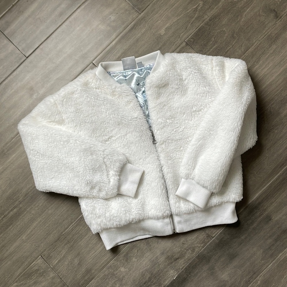 Beautiful white fuzzy jacket. Girls size 6